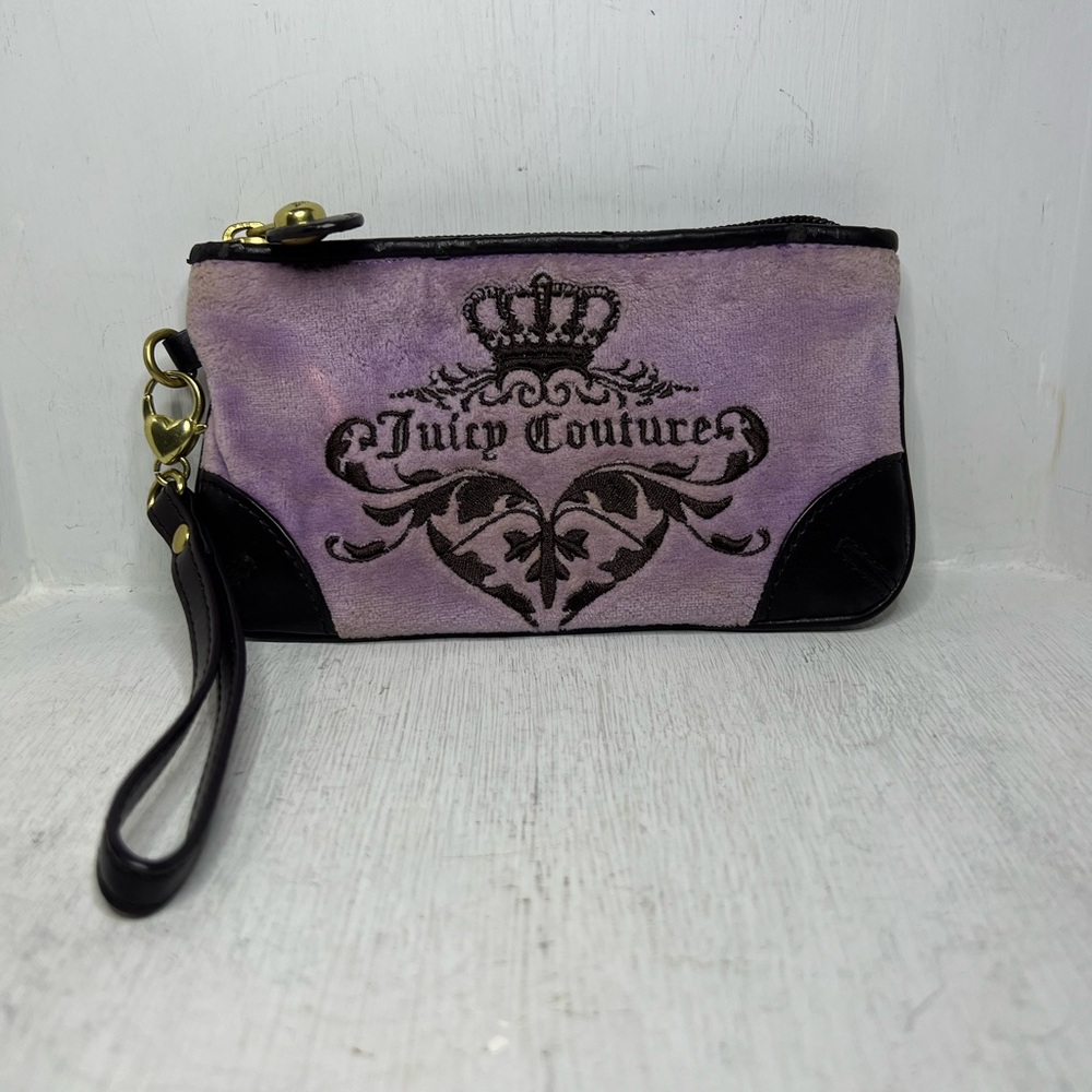 Vintage 2011 Juicy Couture Lavender Purple Velour Large Wristlet
